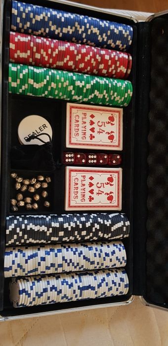 Set poker      .