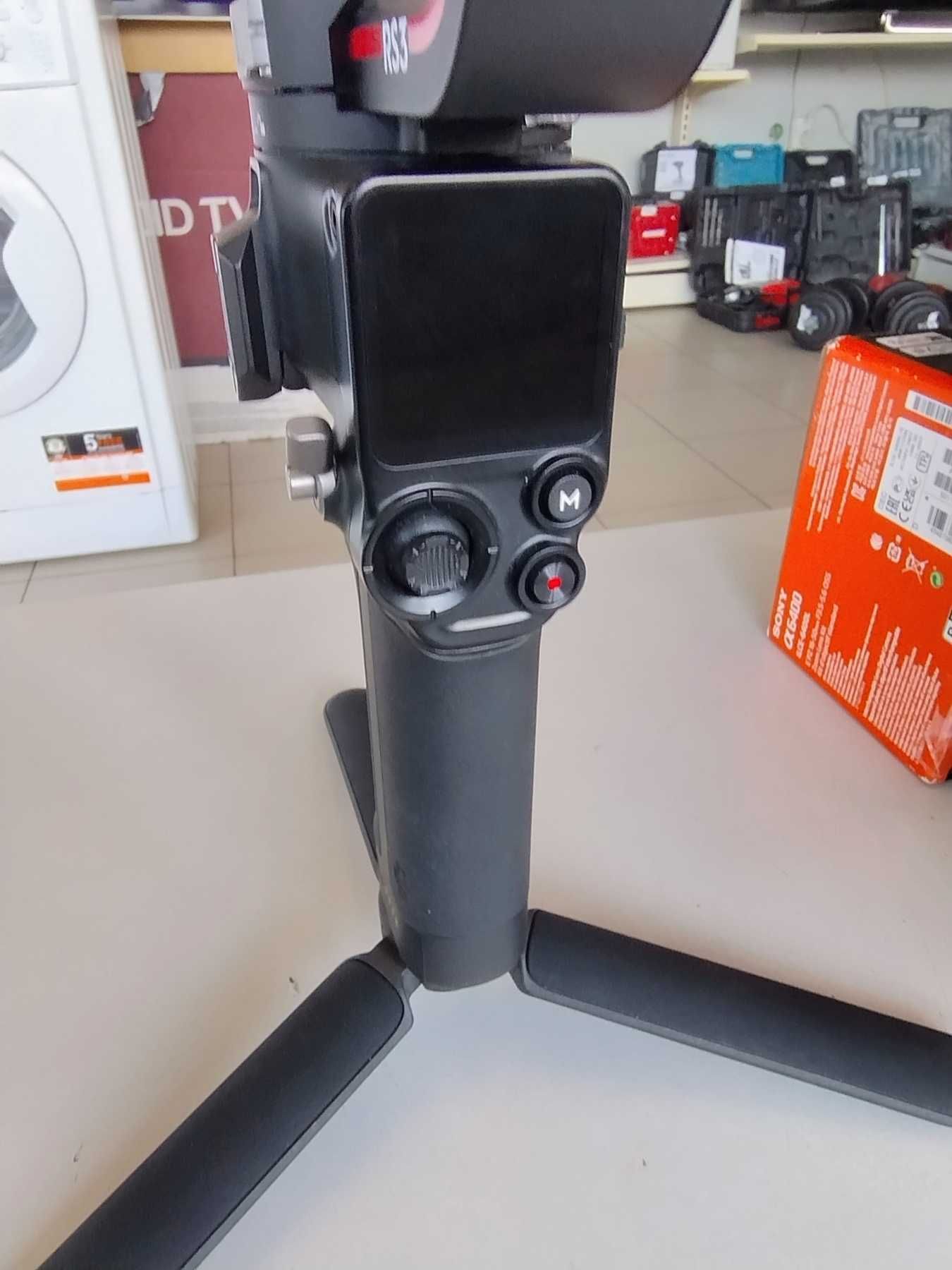 Фотоапарат Sony A6400 ILCE-6400L със Стабилизатор Gimbol DJI RS3