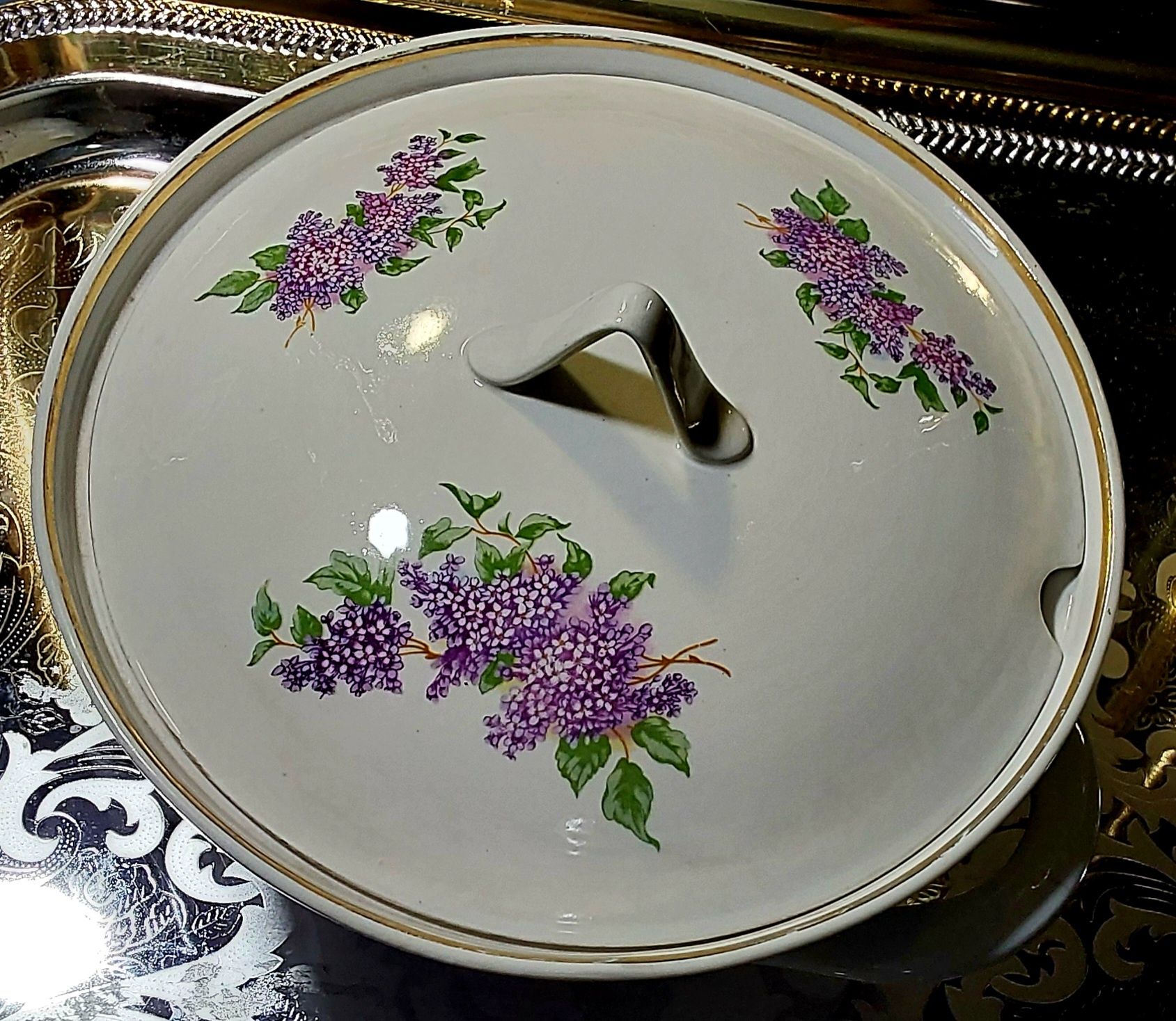 Крышки фарфоровые на добор от супниц, чайников, сахарниц.