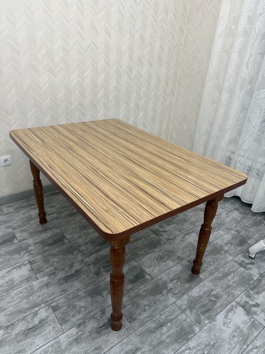 Продам стол на кухню