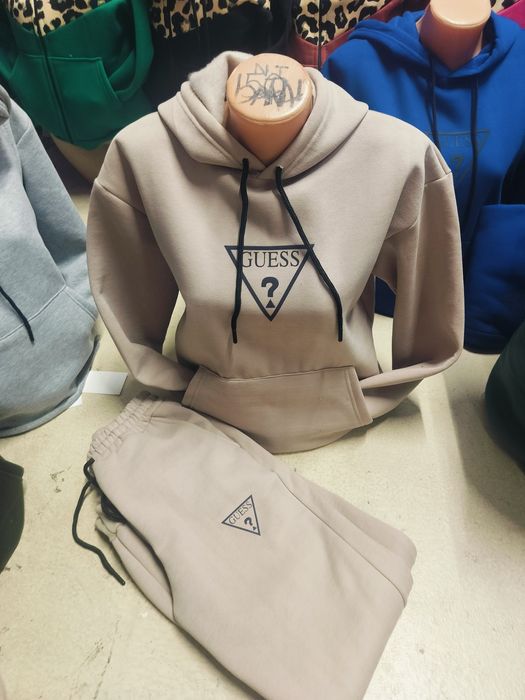 Trening de fete , Guess