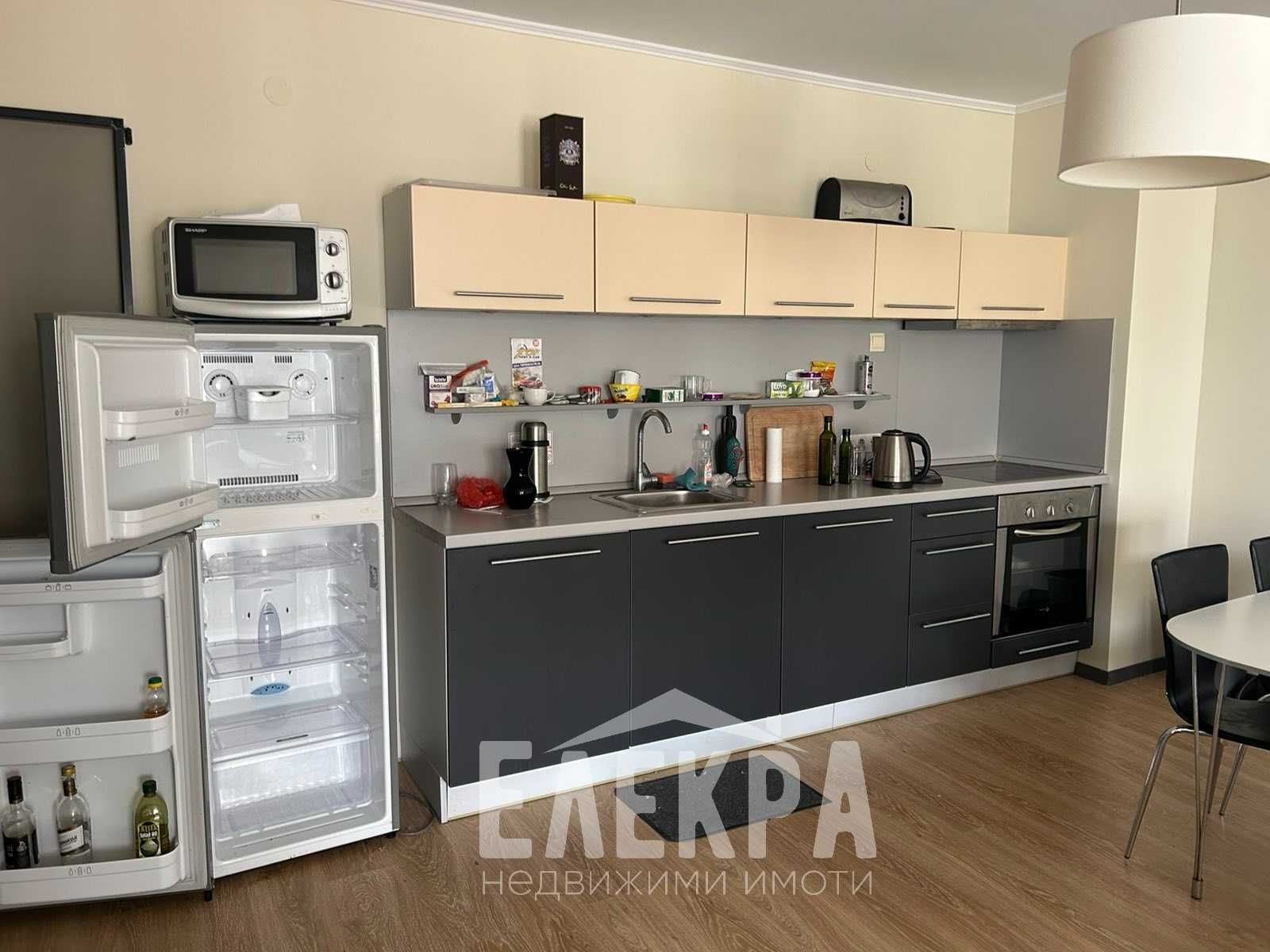 Апартамент на първа линия с просторна тераса и  гледка море!