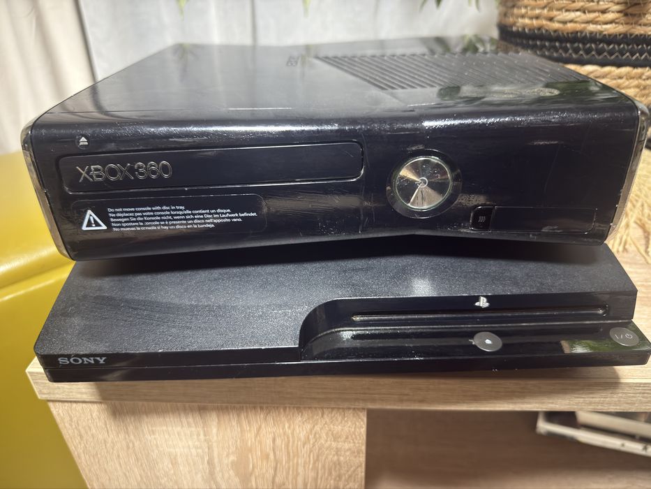 Vand xbox 360 si ps3 fara nimic doar consola