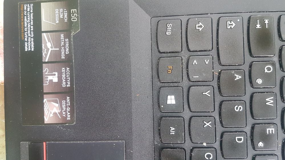 Laptop Lenovo E50 cu I3, 8 gb si ssd
