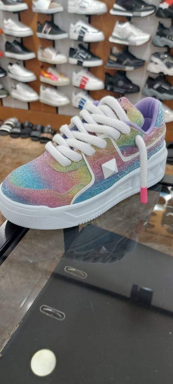 Adidași adulți și copii