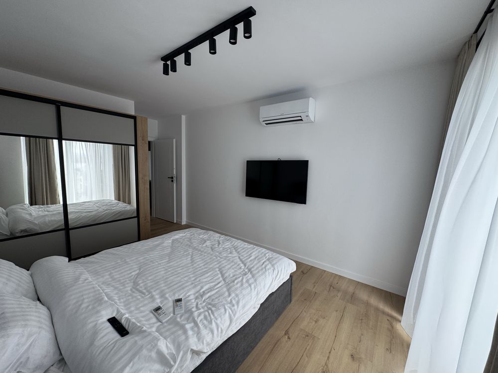 Vand apartament cu 3 camere, 2 bai si terasa de 25mp in Elite City