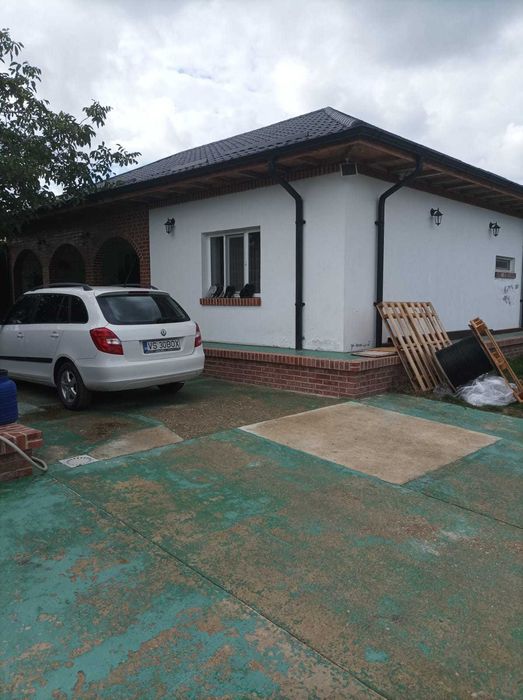 Casa de vanzare, Simila
