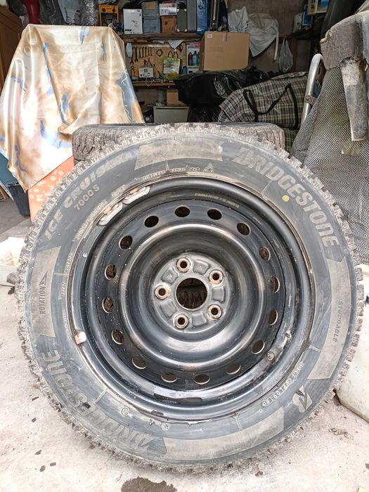 колеса в сборе 205/60 R16, зимние шипованные шины