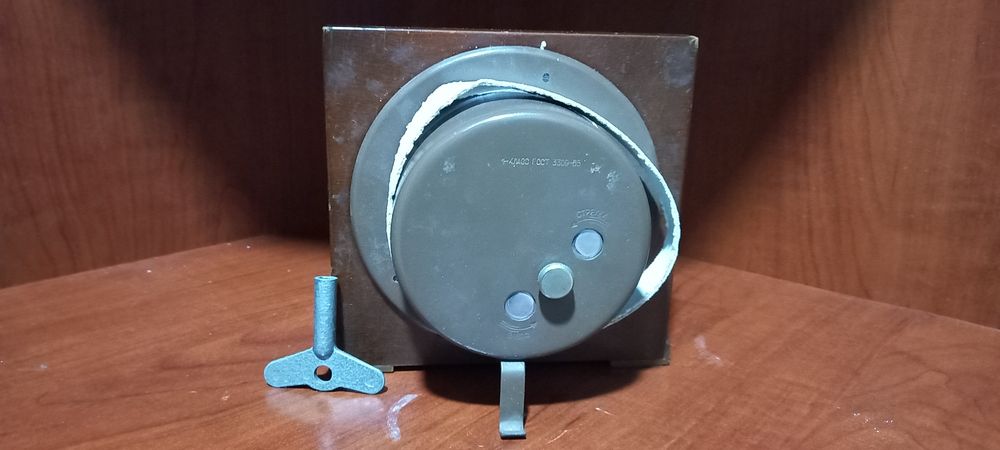 Продаётся часы " МАЯК" новая