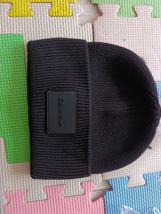 Calvin Klein нова шапка плетиво