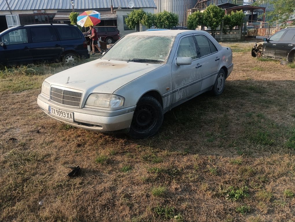 Мерцедес Mercedes w202 C220 Само на части!!!