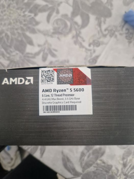 Procesorul AMD Ryzen 5000 Series este o gamă de procesoare desktop baz