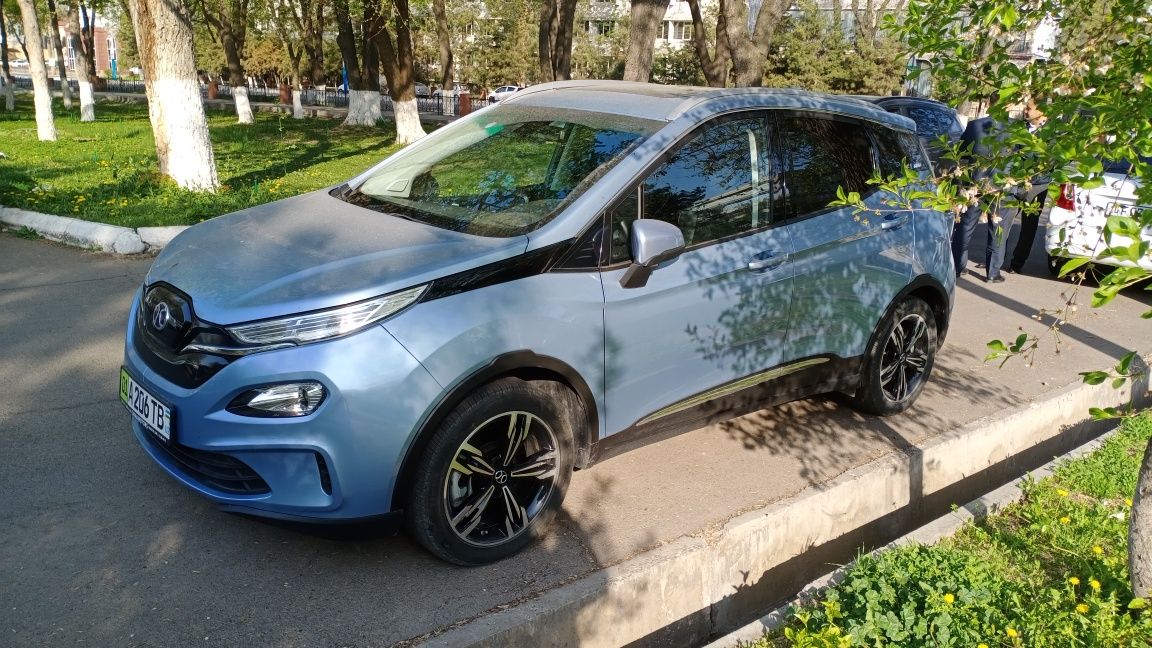 Продаётся baic ex3