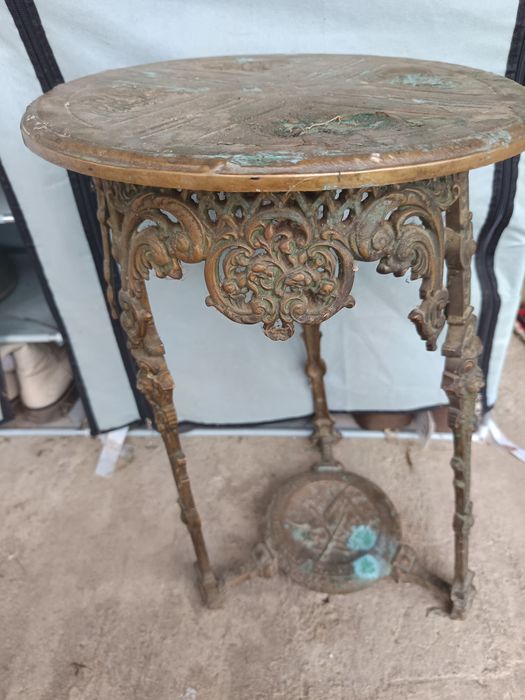 Masuta Vintage veche.