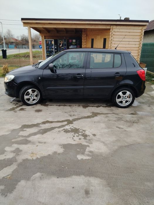 Vând Skoda Fabia an 2011