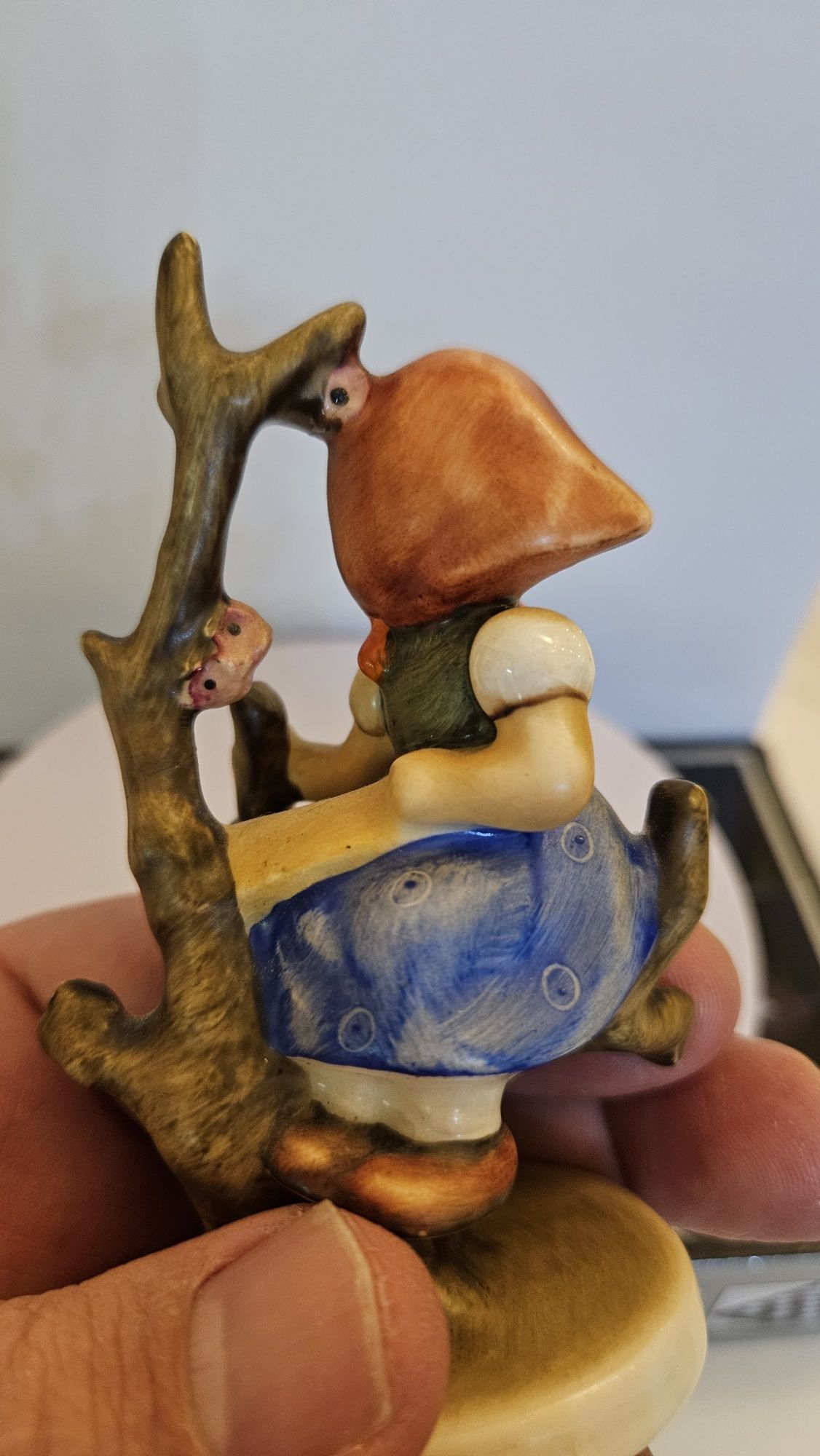 Goebel Hummel, порцеланова фигура, Apple Tree Girl, номер 141 3/0 TMK3