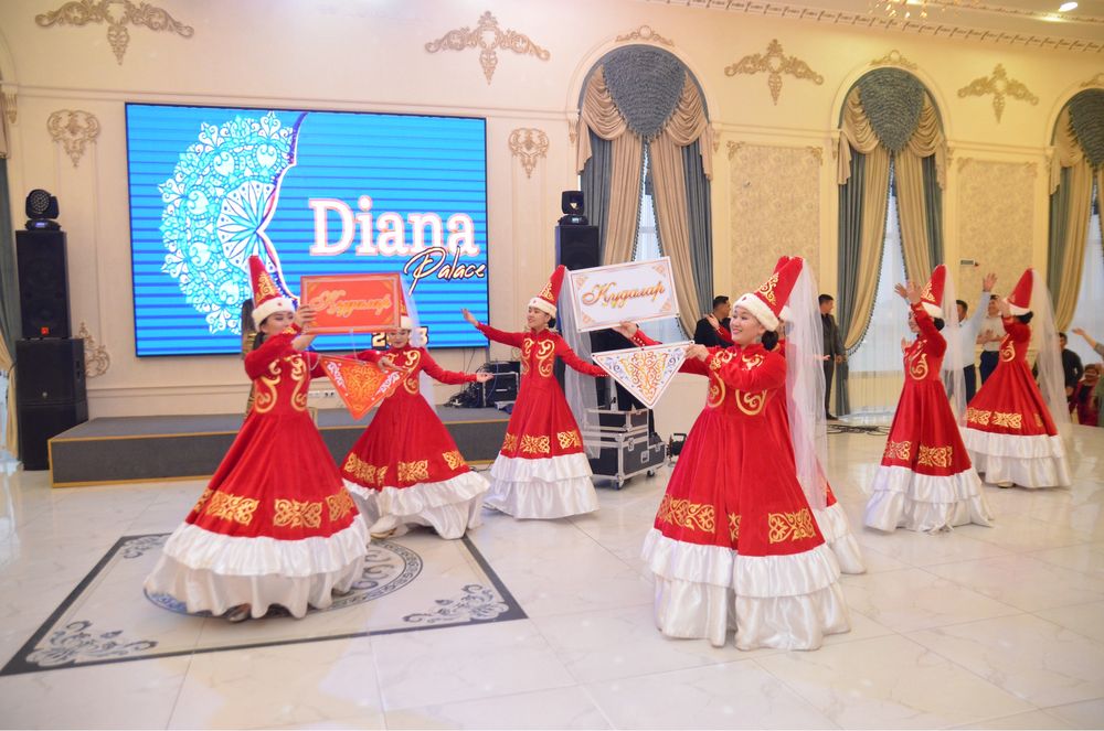 Костюмы для танцевальных групп на выступление