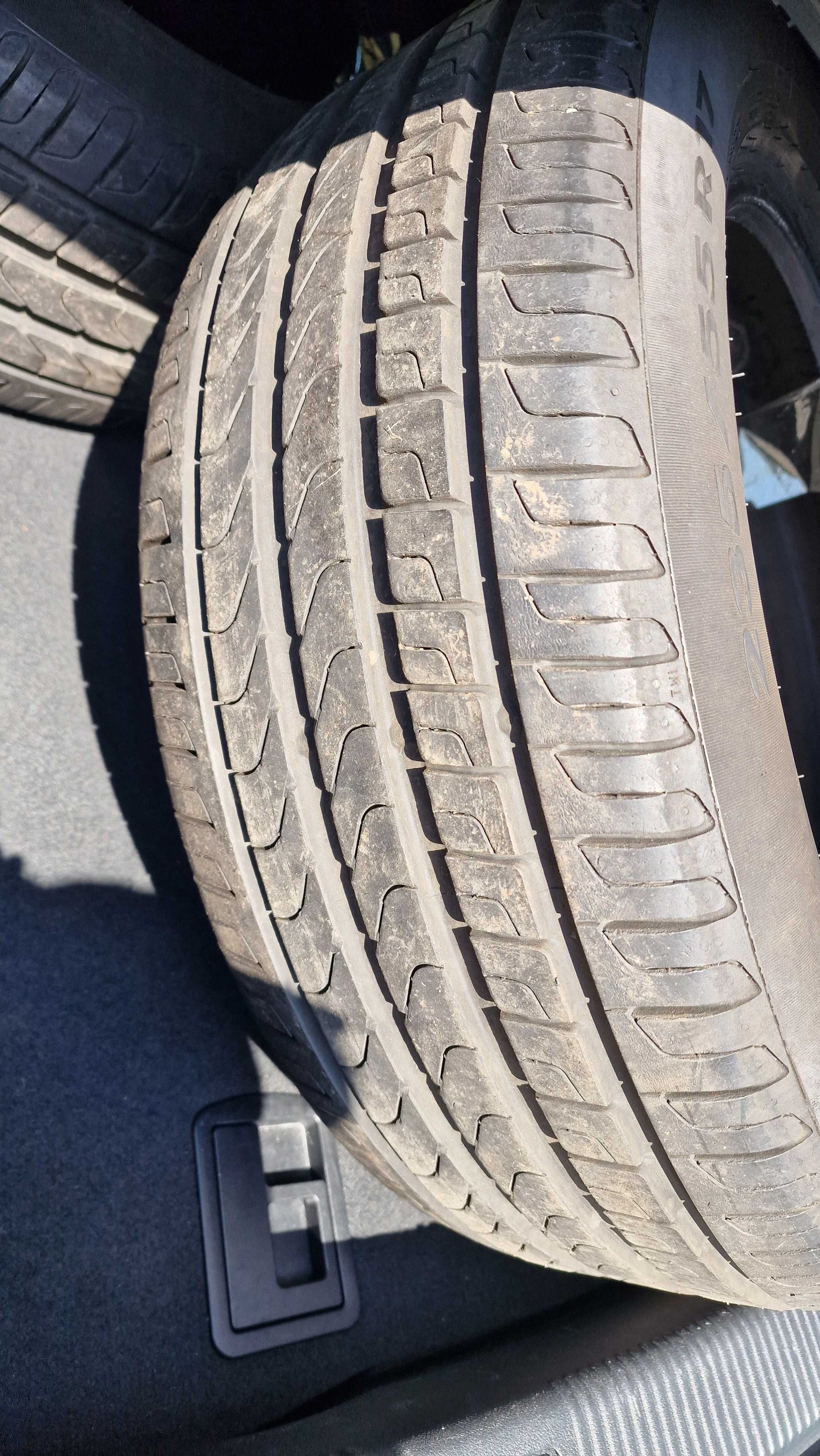 Шины комплект 4 шт. Pirelli Cinturato 235 / 55 R17 99Y