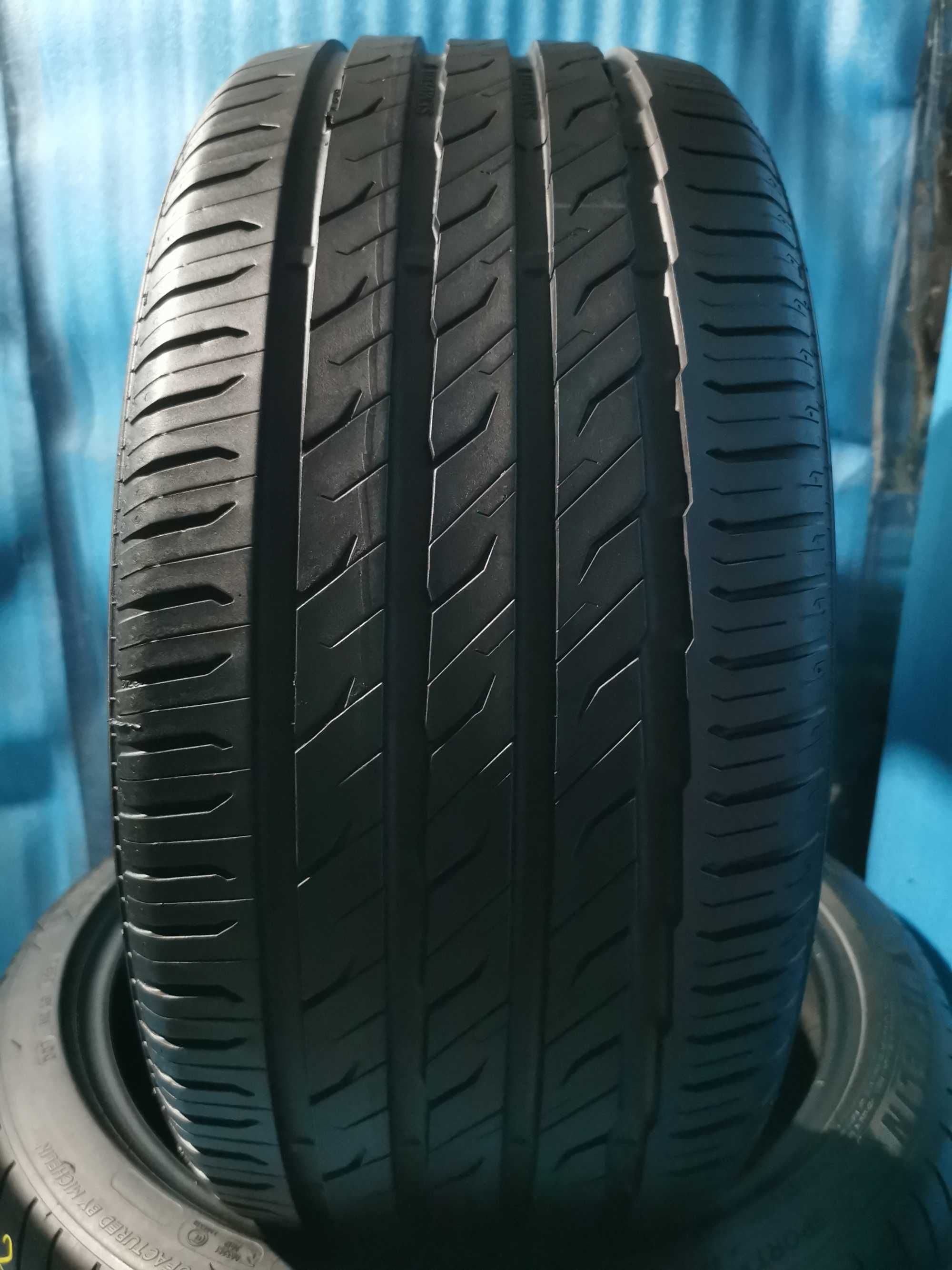 235 45 17 semperit 2 buc