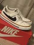 Adidasi nike impecabili