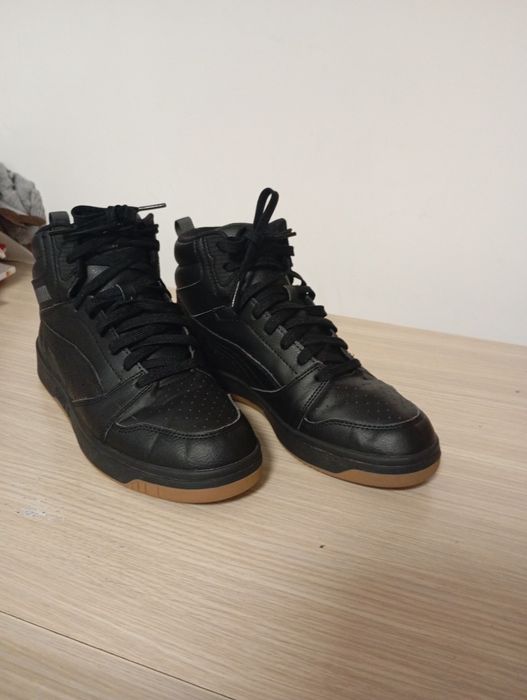 Vând ghete de bărbați pentru iarna Puma mărimea 41