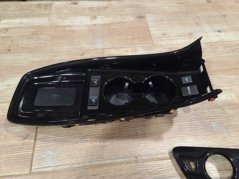 Части за Toyota Prius 2016-2022