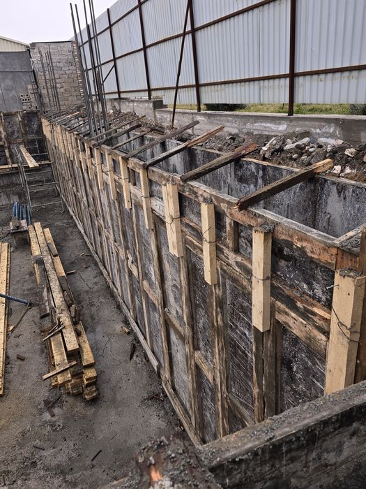 Аренда деревянний опалубки для бассейна и фундфмент регл коллоны