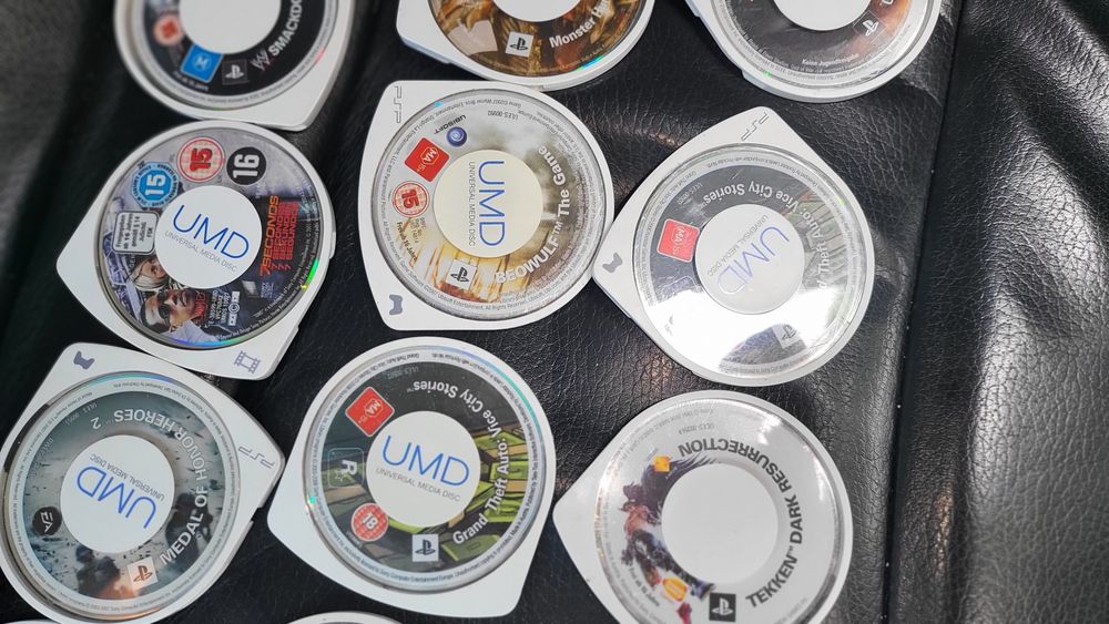 Геймърски аксесоар за Sony PSP калъфи мемори карти