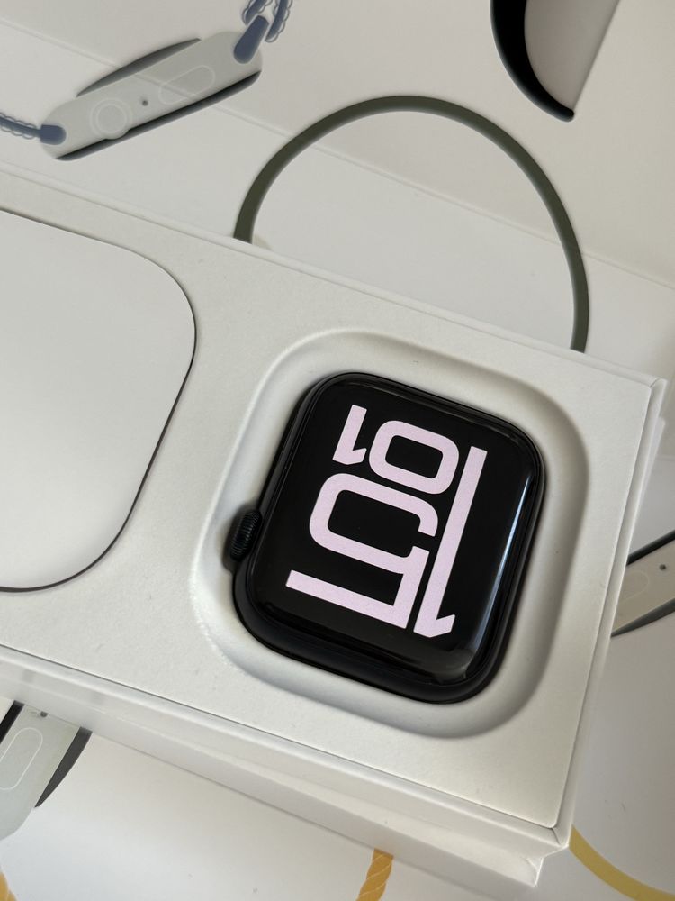 Apple watch se2 44мм