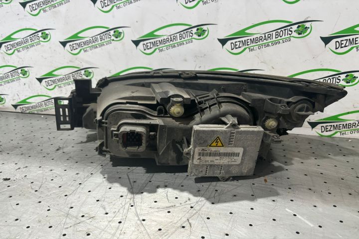 Far dreapta cu Xenon Ford Mondeo MK3