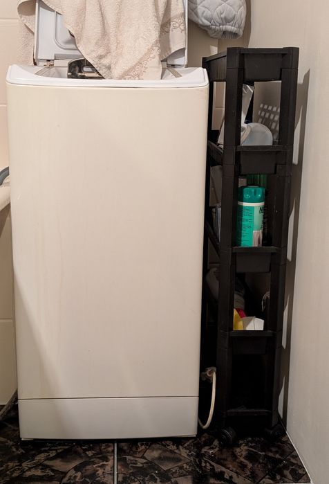 Etajera cu 4 rafturi pe roti - pt spatii inguste