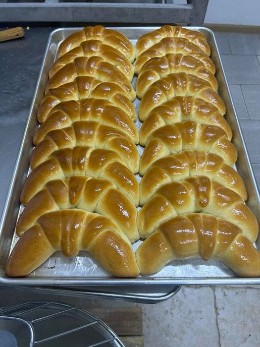Производство и доставка на прясно изпечени закуски и баници