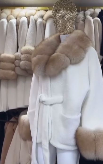 Blanita vulpe si alcantara