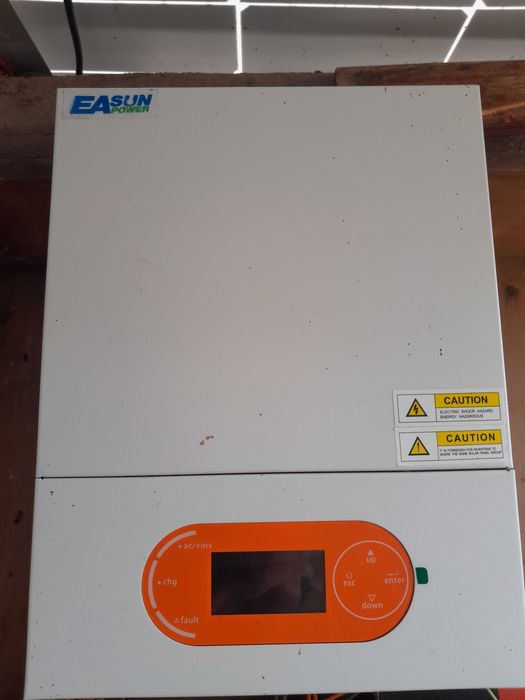 Инвертор EA sun 24/220