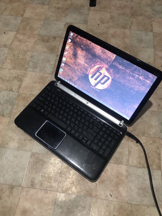 Hp pavilion i5 озу 8гб всё работает продам срочно батарейка не держит