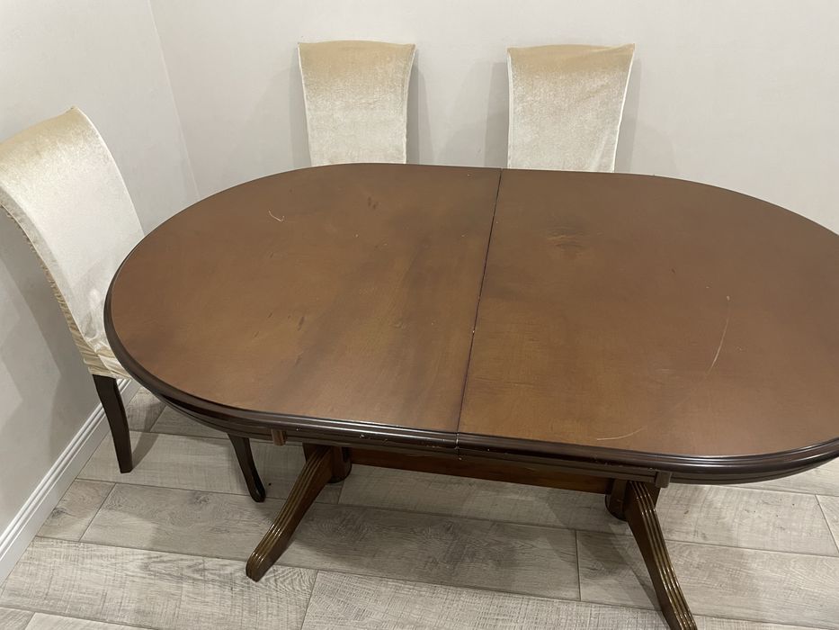 Продается стол деревянный