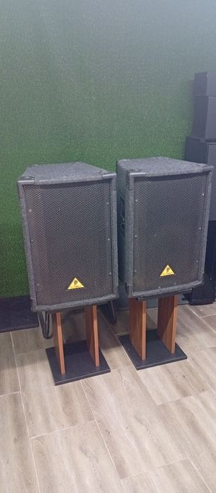 Професионални тонколони BEHRINGER B-1220