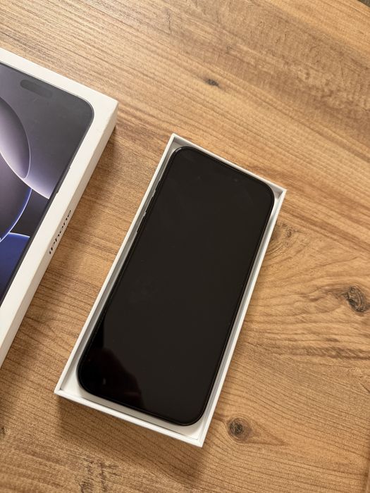 IPhone 16 PRO MAX 26 зареждания Гаранционен като НОВ ! Black Titanium