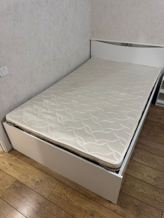Продам бу Матрас 120*200, средней жесткости