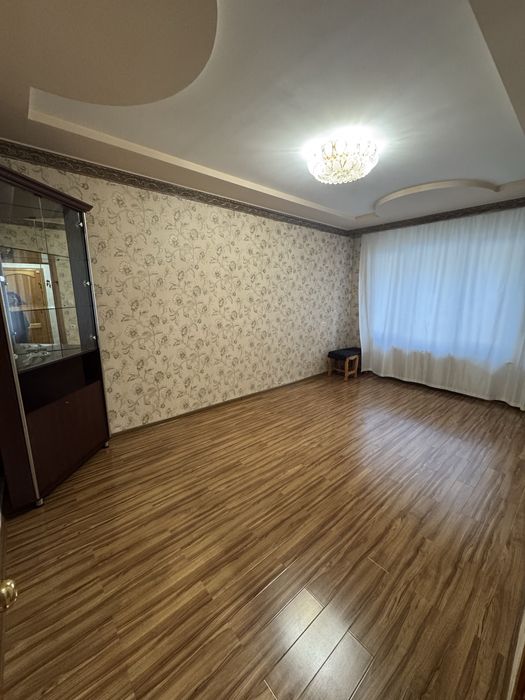 Сдаётся квартира каракамыш 1/4 трехкомнатная на первом этаже