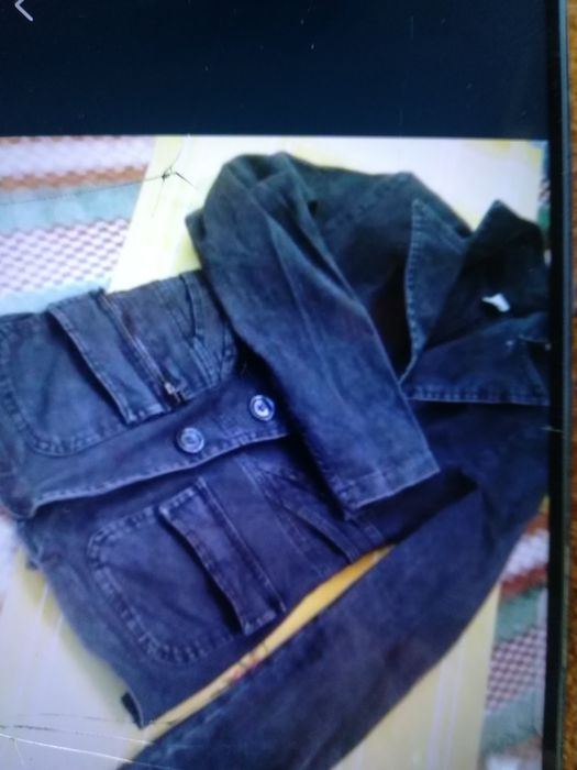 Geaca blugi prespalata cu încaltaminte