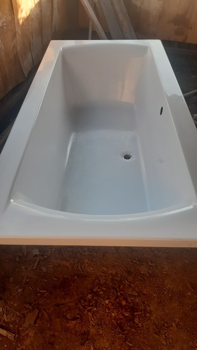 Акриловая ванна 1,90×0,90