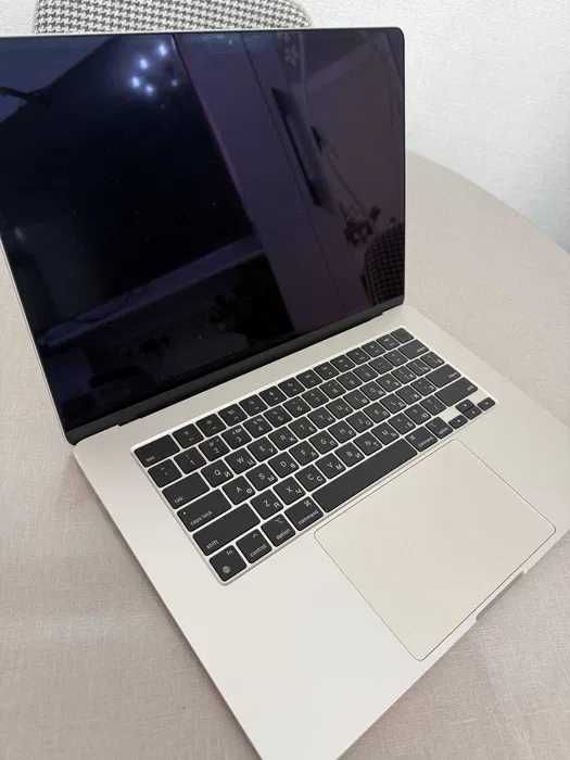 Продается MacBook Air 15 16/512