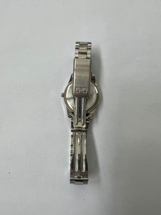 Дамски часовник Q&Q Кварцов