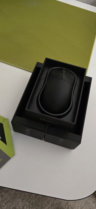 Scyrox v6 + 8 dongle