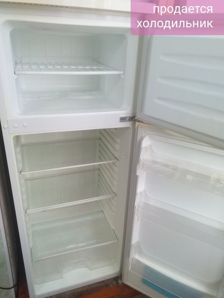 Продается холодильник 2х камерный
