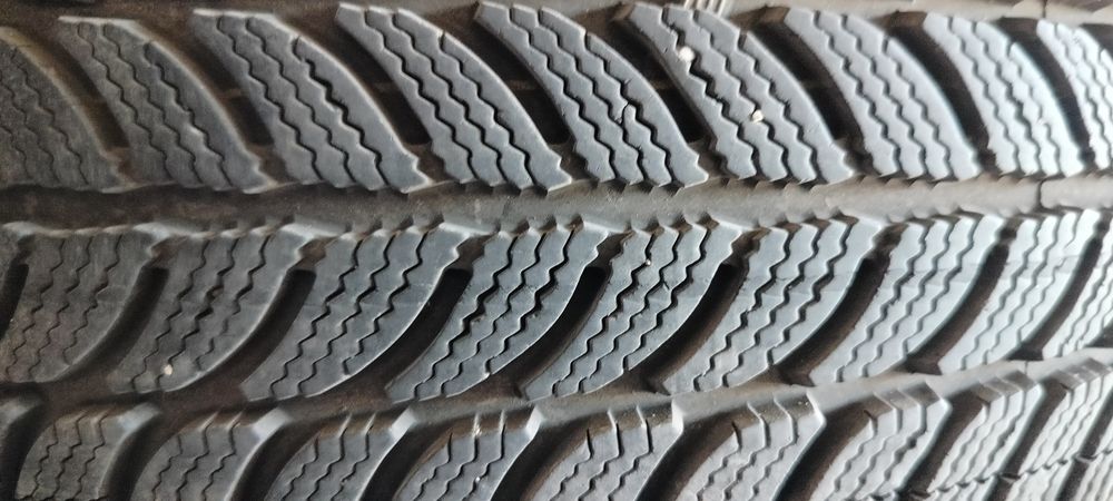 Зимни гуми 185/60/14 с джанти