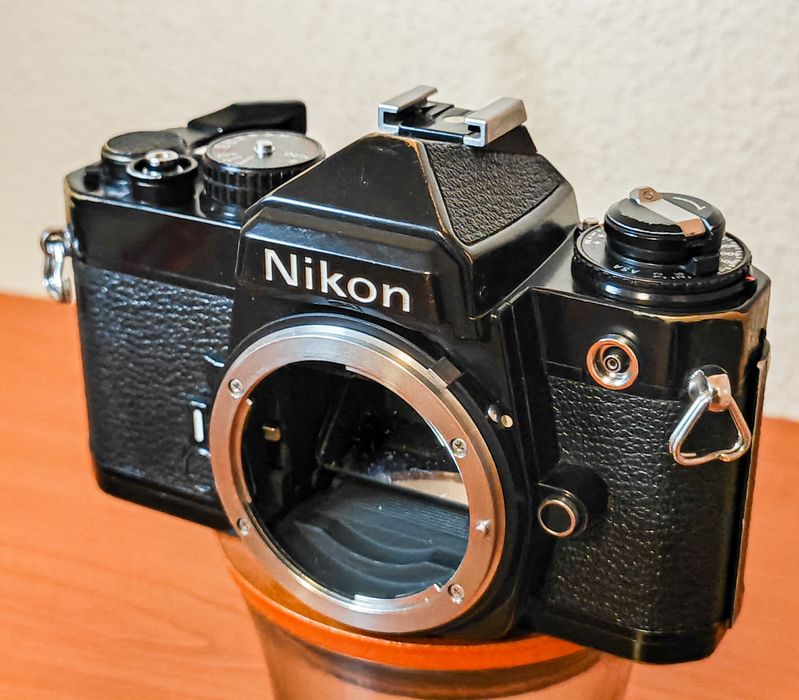 Nikon FE – aparat foto pe film, funcțional