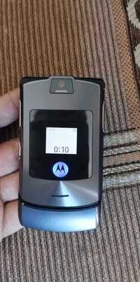 Vand Motorola V3i in stare impecabila ! ca NOU