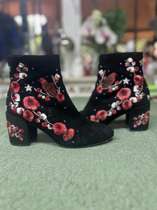 Botine brodate Stradivarius
